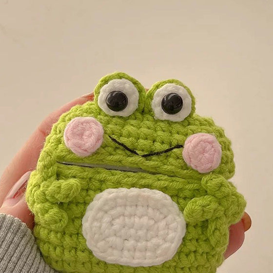 LOVELY GREEN FROG AirPods Knitted Case for Gen 1, 2, 3, Pro, Pro 2 - Adorable Plush Doll Earphone Cover
